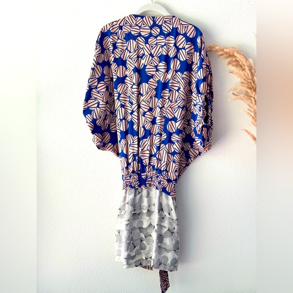 Diane von Furstenberg dress, size 0 - Picture 2 of 3